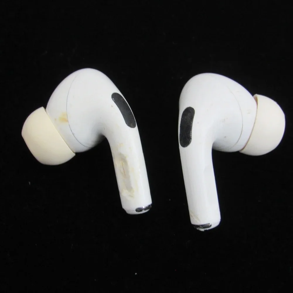 Apple AirPods Pro 1st Generation (Right Earbud Not Connecting) For Parts/Repairs